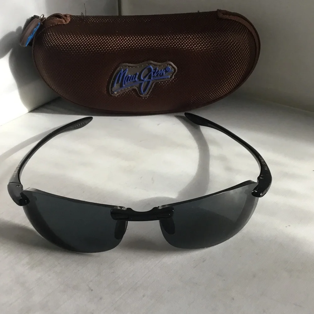 Maui Jim MAKAHA Black Sunglasses with Brown Case